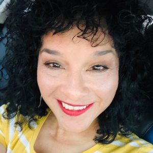 Meet your Posher, Pilar